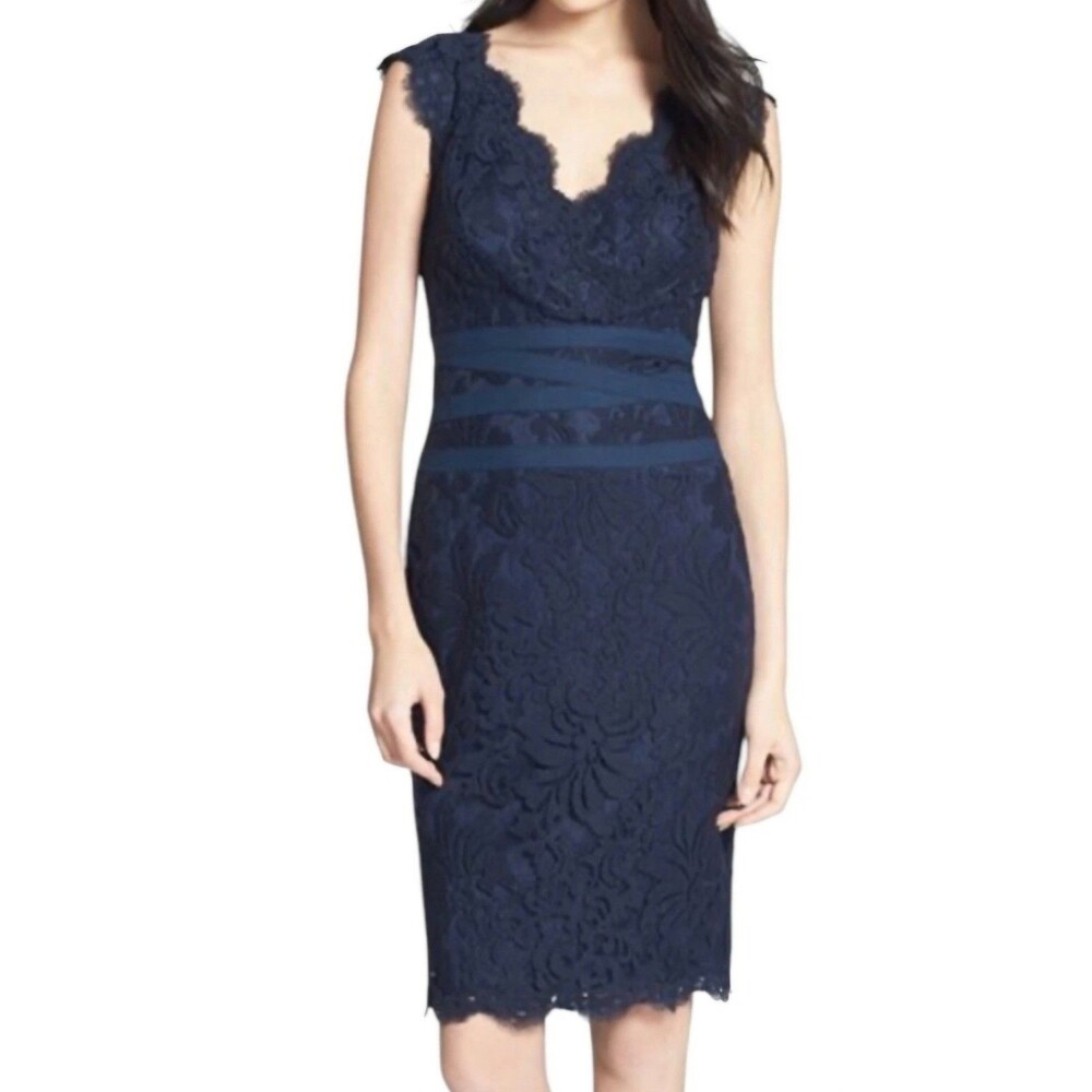 Tadashi Shoji Embroidered Lace Sheath Dress Size 16G V-Neck Quiet Luxury Preppy